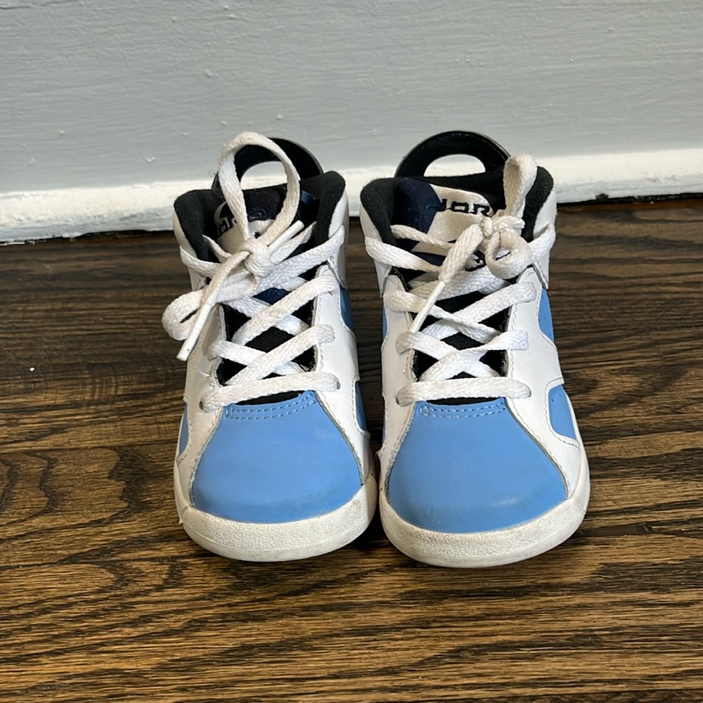 Baby blue Jordan’s 8C